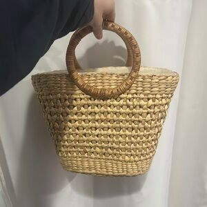 Woven Tan Handbag with Wooden Handles